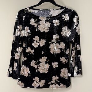 Suzy Shier Floral Velvet Top w/ Bell Sleeves | Light Academia Preppy & Dressy